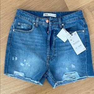 Zara high rise denim shorts, size 4. NWT